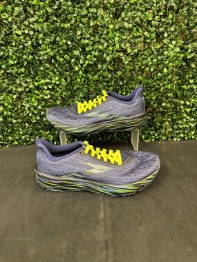 Brooks Hyperion Tempo Sneaker - M8.5